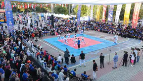 Sultangazi'de 15 bin gencin dijital dünyadan kopup sahaya indiği dev final