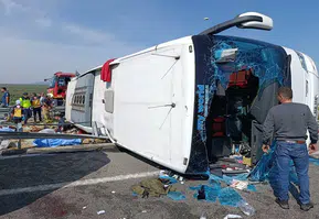 Gişeleri kaçıran otobüsün geri manevrası faciaya dönüştü: 11 can kaybı