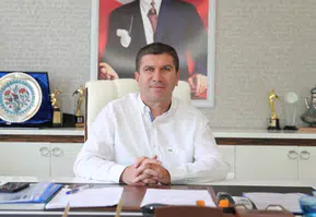 Siyasi deprem: Belediye Başkanı ve 15 meclis üyesi rotayı YENİ Parti’ye kırdı