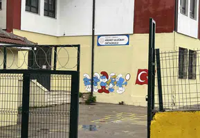 Sınıfta korku dolu anlar: Tavan sıvaları öğrencilerin üzerine çöktü