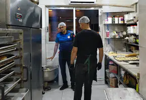 Efeler'de fırınlara şafak operasyonu: Gramaj ve hijyen denetimi