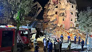 İstanbul'da binada çökme: İki yaralı, arama kurtarma devam ediyor