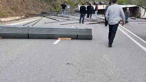 Ereğli Organize Sanayi Bölgesi yolunda tır kazası trafiği kilitledi