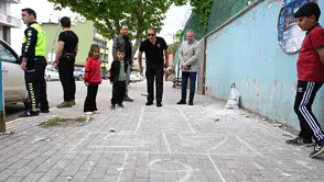 Şırnak'ta emniyet müdürü sokak oyununa katıldı