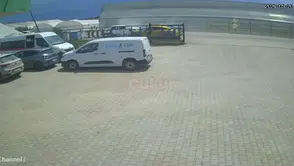 Kumluca yolunda iki otomobil çarpıştı 4 kişi hastanelik oldu