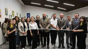 Öğrenciler fırçalarıyla yaban arılarının doğadaki gizli görevini çizdi