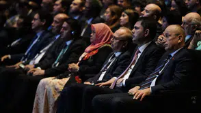 Bakü’de şehirlerin geleceği konuşuluyor