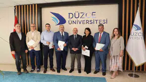 Düzce Üniversitesi idari personeline performans ödülü
