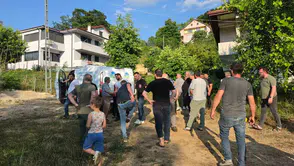 Sakarya'da ıhlamur toplamak isterken ağaçtan düşen yaşlı adam hayatını kaybetti