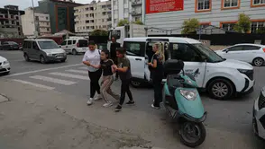 Hatay'da engelli öğrenciler LGS sınavına belediye aracıyla gitti