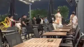 Adana Optimum’da alışveriş keyfi yerini sandalyeli kavgaya bıraktı