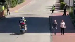 Gümüşhane polisi YKS adaylarını sınav merkezine yetiştirdi