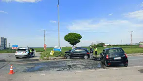 Yozgat'ta iki otomobil kavşakta birbirine girdi 7 yaralı