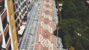 Kızıltepe’nin halı desenli caddesi 6 yaşında