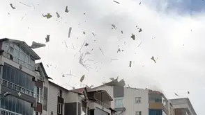 Bitlis Ahlat'ta gökyüzünü sac parçaları kapladı