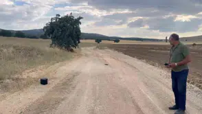 Eskişehir’de hamile ineğini bulmak için dron kaldırdı