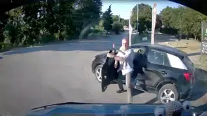 Sakarya’da trafikte savcı ve minibüs şoförü birbirine girdi