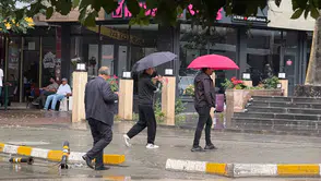 Iğdır’da aniden bastıran yağmur hayatı felç etti