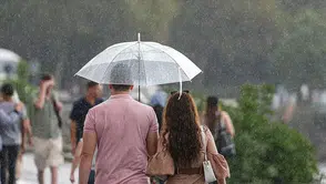 İstanbul kavurucu sıcaklara veda ediyor: Meteorolojiden kritik uyarı geldi