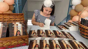 Denizlili 10 yaşındaki Duygusu ilk şiir kitabını çıkardı