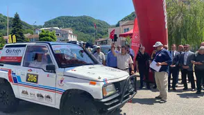 Kaynaşlı çamurlu yollarda dev offroad heyecanına ev sahipliği yapıyor