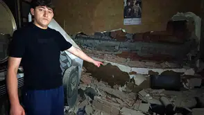 Afyonkarahisar’da yıkım sırasında yan binanın duvarları çöktü
