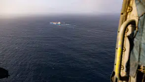 ABD donanması Hürmüz Boğazı'nda trafiği kilitledi
