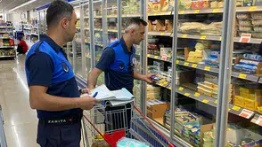 Tosya zabıtası market raflarını mercek altına aldı