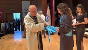 Kayseri Üniversitesi mezuniyetlerinde kep yerine ahilik geleneği şed kuşanıyor