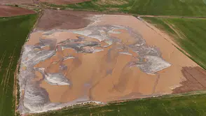 Ahlat'ta sel suları bin dönüm tarlayı yuttu