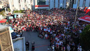 Milli takımın Dünya Kupası heyecanı Bahçelievler meydanında buluştu