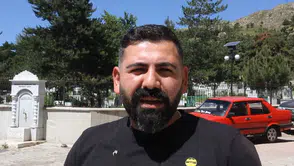 Sivas kırsalında ayı ailesiyle burun buruna geldi
