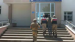 Bingöl jandarması aranan suçluları yakaladı ve cephaneliği ele geçirdi