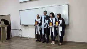 Iğdır Üniversitesi Edebiyat Bölümü öğrencileri diplomalarını aldı
