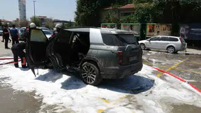 Malatya’da park halindeki otomobil alevlere teslim oldu