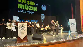 Kahtalı öğrenciler edebiyatla sahneye çıktı