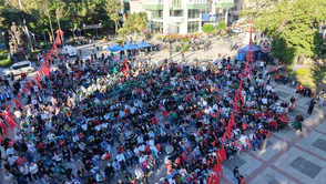 Bursalılar Dünya Kupası coşkusunu meydanlarda yaşadı