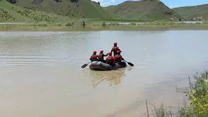 Aras Nehri’nde kaybolan çoban için 100 kişilik ekip seferber oldu
