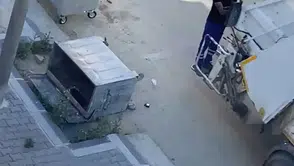 Edirne'de bir haftadır devrik duran çöp konteyneri mahalleliyi isyan ettirdi