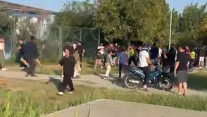 Tarsus’taki amatör maçta taraftarlar birbirine girdi