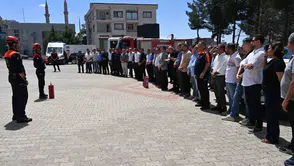 Derik'te kamu binaları için yangın alarmı verildi
