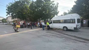 Erbaa'da işçi servisi ile otomobil çarpıştı