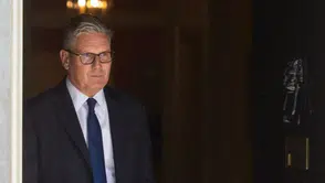 İngiltere'de sular durulmuyor: Başbakan Keir Starmer görevini bıraktı