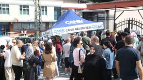 Canik Belediyesi sınav gününde öğrencileri yalnız bırakmadı