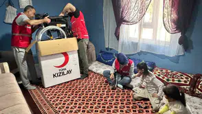 Kızılay Van'da iki vatandaşın hayatını kolaylaştırdı