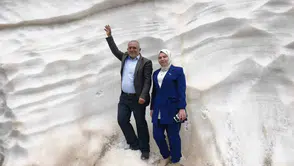Batmanın zirvesinde yaz ortasında kış sürprizi