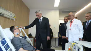 Türkiye yerli kalp-akciğer cihazıyla ameliyat dönemini başlattı