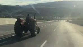 Çankırı yolunda traktörle hız sınırlarını zorlayan sürücü şoke etti
