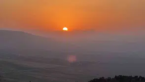 Iğdır’da gün batımı Tekelti Dağı’nı adeta ateşe verdi