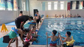 Patnos havuzlarında yüzme seferberliği sürüyor